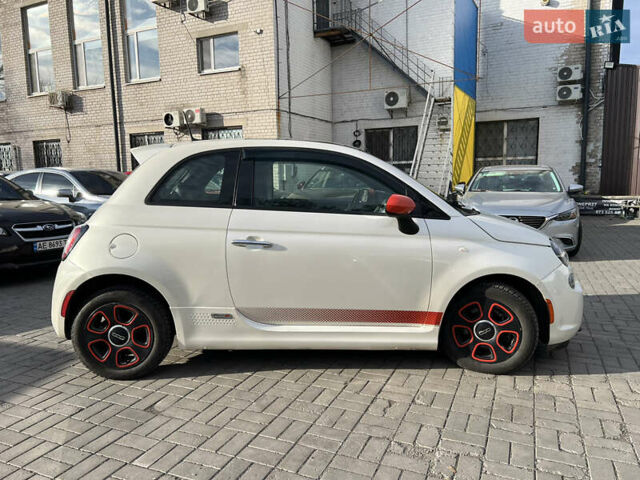 Белый Фиат 500e, объемом двигателя 0 л и пробегом 86 тыс. км за 7999 $, фото 3 на Automoto.ua
