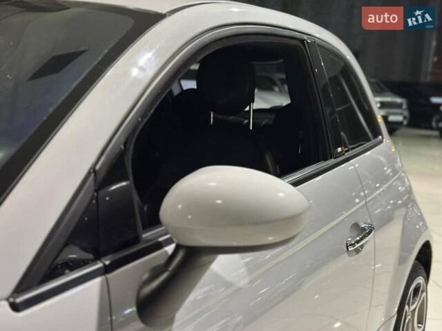 Белый Фиат 500e, объемом двигателя 0 л и пробегом 80 тыс. км за 9440 $, фото 13 на Automoto.ua