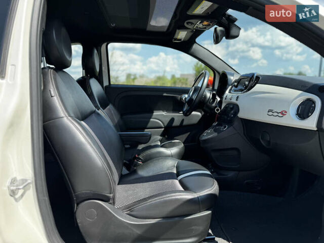 Белый Фиат 500e, объемом двигателя 0 л и пробегом 58 тыс. км за 8400 $, фото 30 на Automoto.ua
