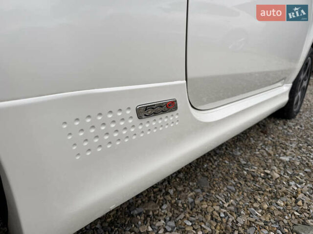 Белый Фиат 500e, объемом двигателя 0 л и пробегом 56 тыс. км за 8700 $, фото 13 на Automoto.ua