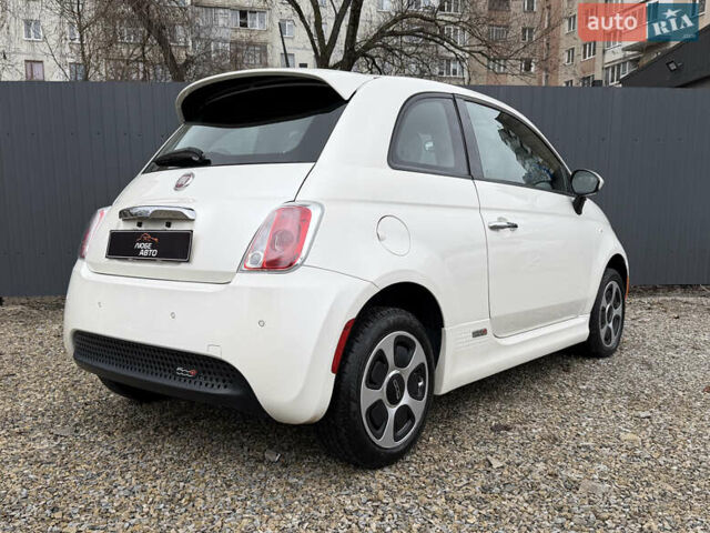 Белый Фиат 500e, объемом двигателя 0 л и пробегом 56 тыс. км за 8700 $, фото 7 на Automoto.ua