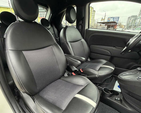 Белый Фиат 500e, объемом двигателя 0 л и пробегом 56 тыс. км за 8700 $, фото 16 на Automoto.ua