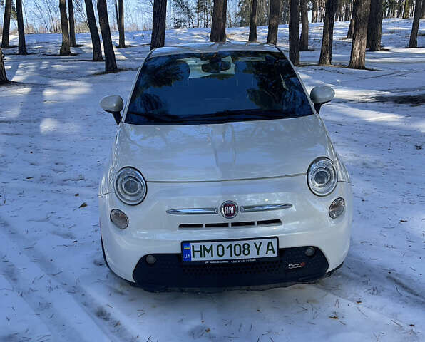 Белый Фиат 500e, объемом двигателя 0 л и пробегом 48 тыс. км за 9990 $, фото 20 на Automoto.ua