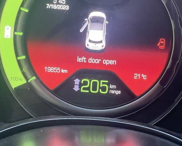 Белый Фиат 500e, объемом двигателя 0 л и пробегом 28 тыс. км за 11000 $, фото 33 на Automoto.ua