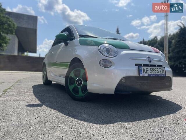 Белый Фиат 500e, объемом двигателя 0 л и пробегом 28 тыс. км за 11000 $, фото 17 на Automoto.ua
