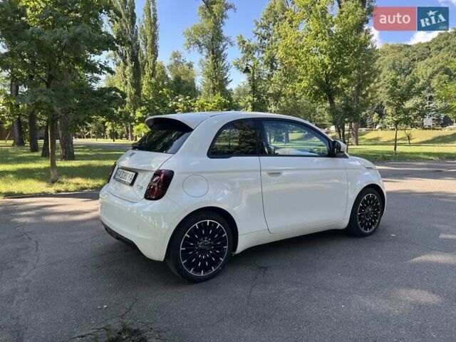 Белый Фиат 500e, объемом двигателя 0 л и пробегом 33 тыс. км за 16700 $, фото 7 на Automoto.ua