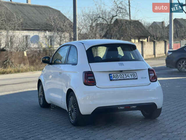 Белый Фиат 500e, объемом двигателя 0 л и пробегом 25 тыс. км за 14200 $, фото 11 на Automoto.ua