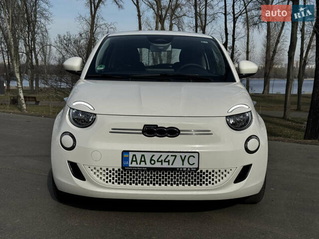 Белый Фиат 500e, объемом двигателя 0 л и пробегом 22 тыс. км за 16500 $, фото 1 на Automoto.ua