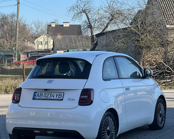Белый Фиат 500e, объемом двигателя 0 л и пробегом 25 тыс. км за 14200 $, фото 10 на Automoto.ua