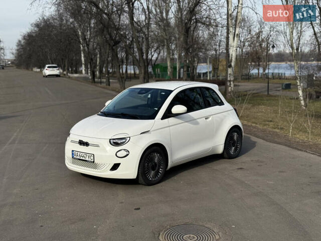 Белый Фиат 500e, объемом двигателя 0 л и пробегом 20 тыс. км за 16600 $, фото 7 на Automoto.ua