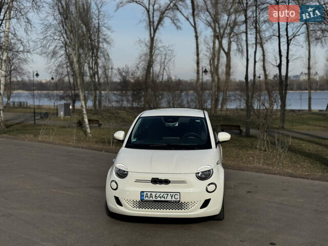 Белый Фиат 500e, объемом двигателя 0 л и пробегом 22 тыс. км за 16500 $, фото 8 на Automoto.ua