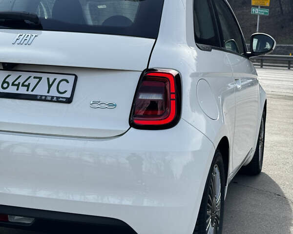 Белый Фиат 500e, объемом двигателя 0 л и пробегом 22 тыс. км за 16500 $, фото 12 на Automoto.ua