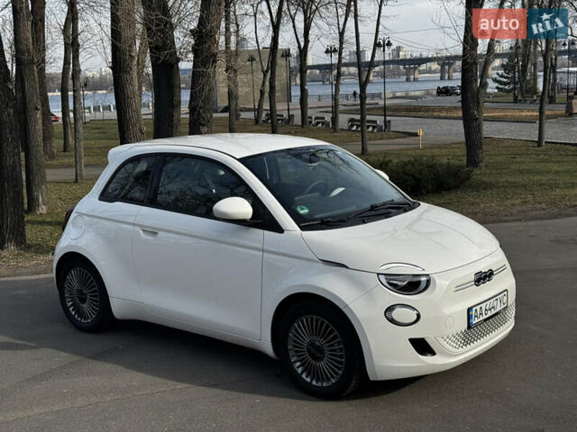 Белый Фиат 500e, объемом двигателя 0 л и пробегом 22 тыс. км за 16500 $, фото 9 на Automoto.ua