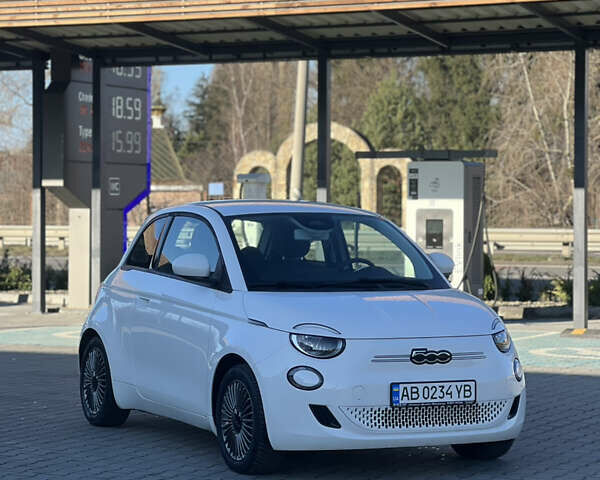 Белый Фиат 500e, объемом двигателя 0 л и пробегом 25 тыс. км за 14200 $, фото 14 на Automoto.ua