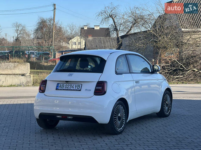 Белый Фиат 500e, объемом двигателя 0 л и пробегом 25 тыс. км за 14200 $, фото 9 на Automoto.ua