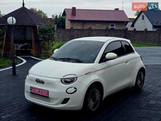 Белый Фиат 500e, объемом двигателя 0 л и пробегом 28 тыс. км за 13999 $, фото 7 на Automoto.ua