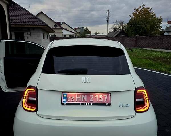 Белый Фиат 500e, объемом двигателя 0 л и пробегом 28 тыс. км за 13999 $, фото 35 на Automoto.ua