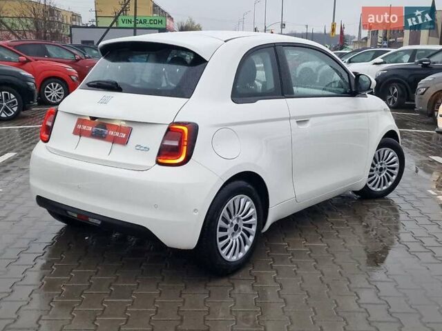 Белый Фиат 500e, объемом двигателя 0 л и пробегом 25 тыс. км за 14200 $, фото 2 на Automoto.ua