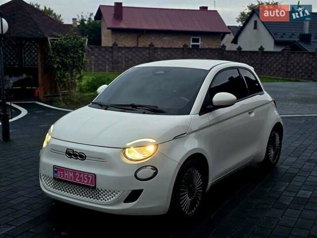 Белый Фиат 500e, объемом двигателя 0 л и пробегом 28 тыс. км за 13999 $, фото 33 на Automoto.ua