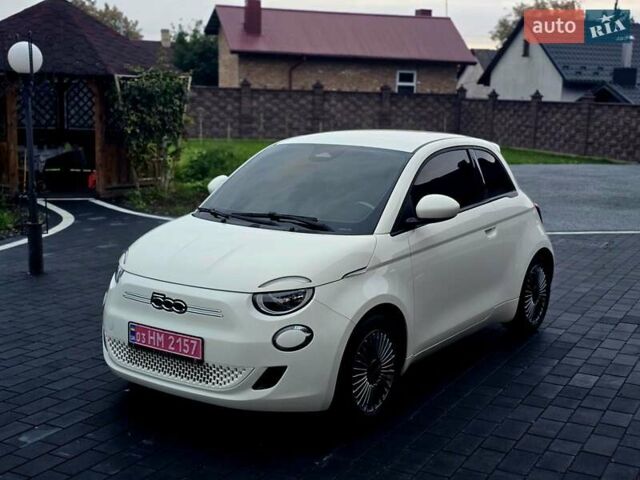 Белый Фиат 500e, объемом двигателя 0 л и пробегом 28 тыс. км за 13999 $, фото 21 на Automoto.ua