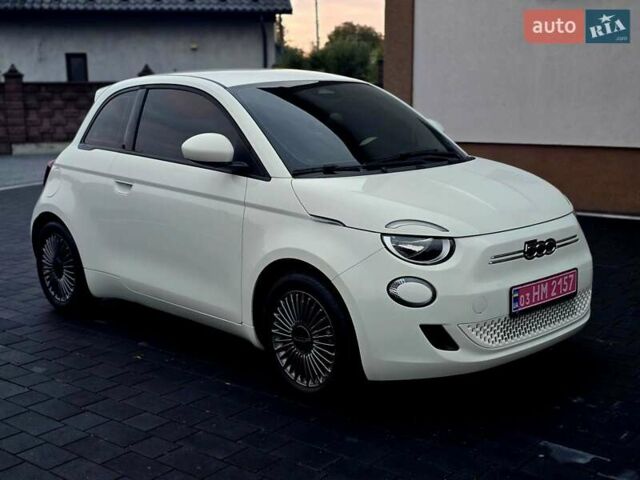Белый Фиат 500e, объемом двигателя 0 л и пробегом 28 тыс. км за 13999 $, фото 15 на Automoto.ua