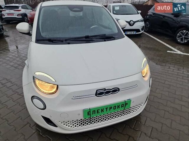 Белый Фиат 500e, объемом двигателя 0 л и пробегом 25 тыс. км за 14200 $, фото 9 на Automoto.ua