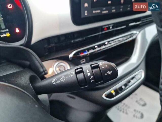 Белый Фиат 500e, объемом двигателя 0 л и пробегом 25 тыс. км за 14200 $, фото 37 на Automoto.ua