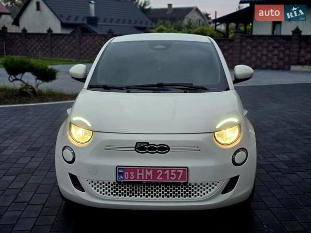 Белый Фиат 500e, объемом двигателя 0 л и пробегом 28 тыс. км за 13999 $, фото 39 на Automoto.ua