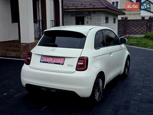 Белый Фиат 500e, объемом двигателя 0 л и пробегом 28 тыс. км за 13999 $, фото 12 на Automoto.ua