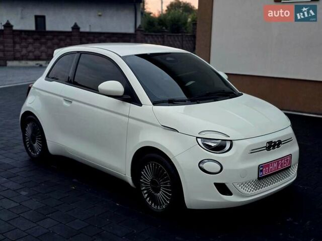 Белый Фиат 500e, объемом двигателя 0 л и пробегом 28 тыс. км за 13999 $, фото 20 на Automoto.ua