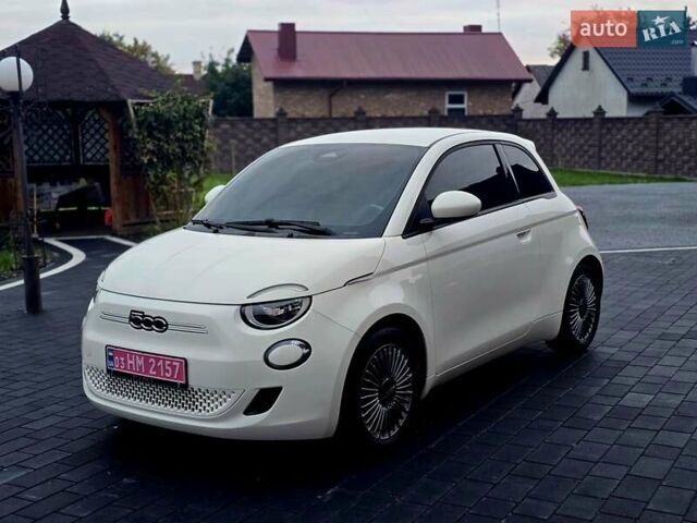 Белый Фиат 500e, объемом двигателя 0 л и пробегом 28 тыс. км за 13999 $, фото 9 на Automoto.ua