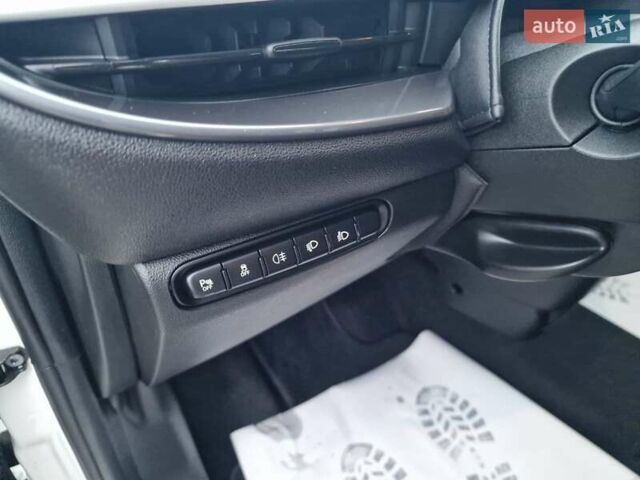 Белый Фиат 500e, объемом двигателя 0 л и пробегом 25 тыс. км за 14200 $, фото 31 на Automoto.ua