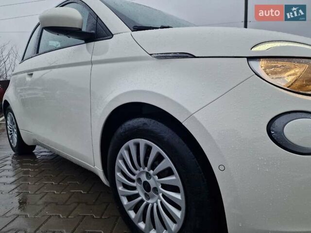Белый Фиат 500e, объемом двигателя 0 л и пробегом 25 тыс. км за 14200 $, фото 12 на Automoto.ua
