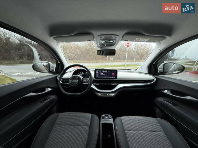 Белый Фиат 500e, объемом двигателя 0 л и пробегом 21 тыс. км за 13999 $, фото 3 на Automoto.ua