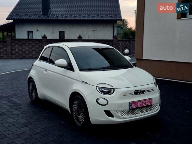 Белый Фиат 500e, объемом двигателя 0 л и пробегом 28 тыс. км за 13999 $, фото 6 на Automoto.ua