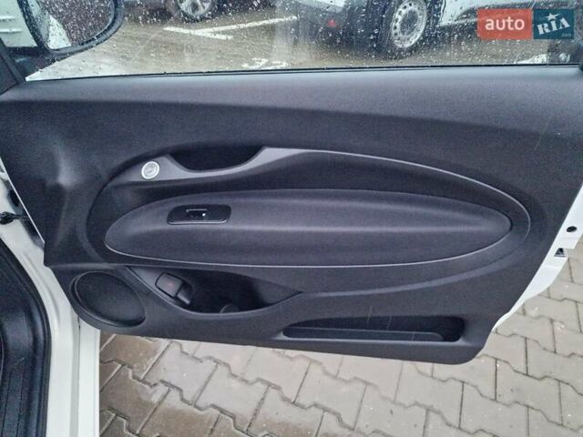 Белый Фиат 500e, объемом двигателя 0 л и пробегом 25 тыс. км за 14200 $, фото 44 на Automoto.ua