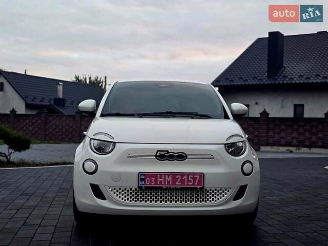 Белый Фиат 500e, объемом двигателя 0 л и пробегом 28 тыс. км за 13999 $, фото 23 на Automoto.ua