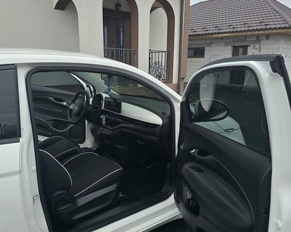 Белый Фиат 500e, объемом двигателя 0 л и пробегом 28 тыс. км за 13999 $, фото 34 на Automoto.ua