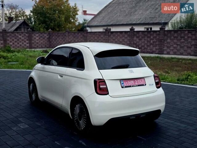 Белый Фиат 500e, объемом двигателя 0 л и пробегом 28 тыс. км за 13999 $, фото 3 на Automoto.ua