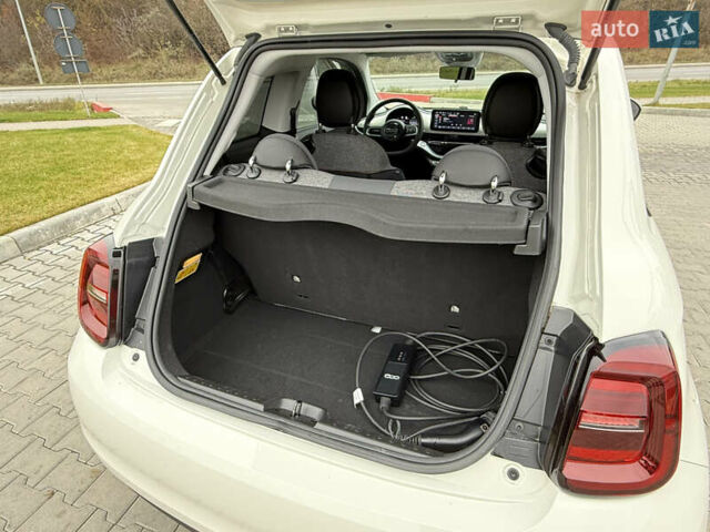 Белый Фиат 500e, объемом двигателя 0 л и пробегом 21 тыс. км за 13999 $, фото 20 на Automoto.ua