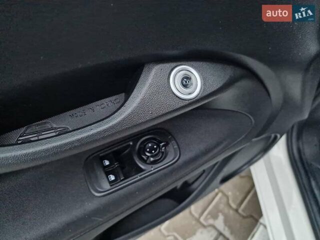 Белый Фиат 500e, объемом двигателя 0 л и пробегом 25 тыс. км за 14200 $, фото 27 на Automoto.ua