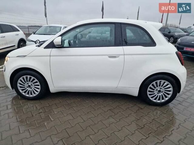 Белый Фиат 500e, объемом двигателя 0 л и пробегом 25 тыс. км за 14200 $, фото 23 на Automoto.ua