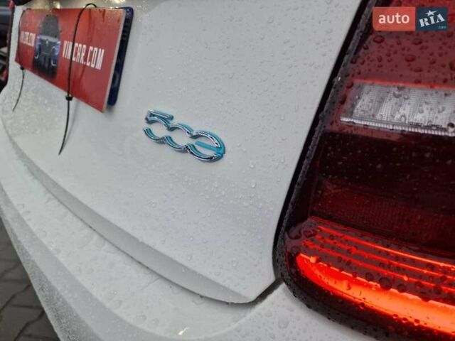 Белый Фиат 500e, объемом двигателя 0 л и пробегом 25 тыс. км за 14200 $, фото 16 на Automoto.ua