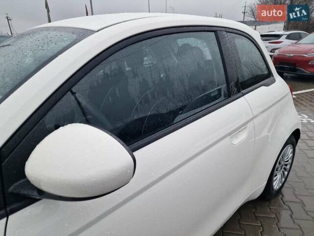 Белый Фиат 500e, объемом двигателя 0 л и пробегом 25 тыс. км за 14200 $, фото 8 на Automoto.ua