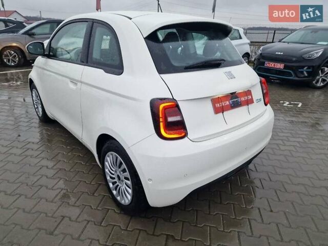Белый Фиат 500e, объемом двигателя 0 л и пробегом 25 тыс. км за 14200 $, фото 3 на Automoto.ua