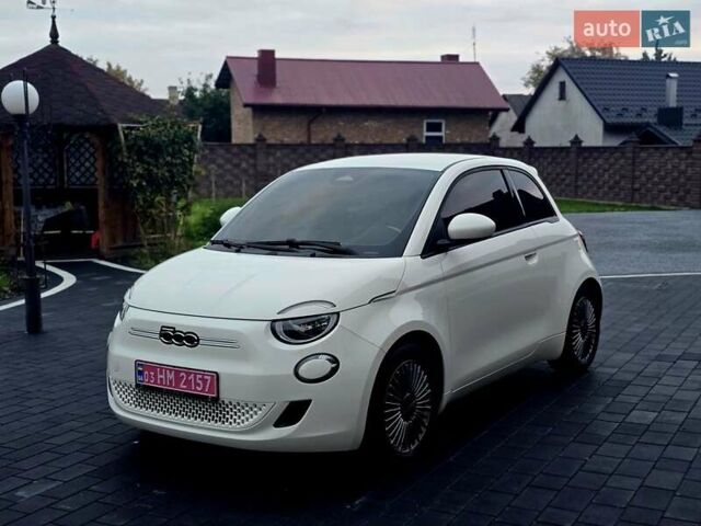 Белый Фиат 500e, объемом двигателя 0 л и пробегом 28 тыс. км за 13999 $, фото 16 на Automoto.ua