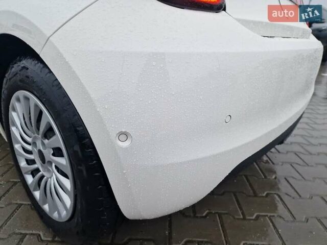 Белый Фиат 500e, объемом двигателя 0 л и пробегом 25 тыс. км за 14200 $, фото 22 на Automoto.ua