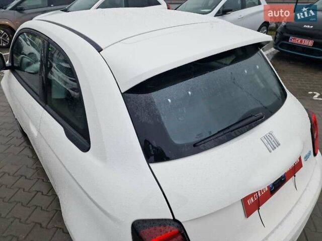 Белый Фиат 500e, объемом двигателя 0 л и пробегом 25 тыс. км за 14200 $, фото 20 на Automoto.ua
