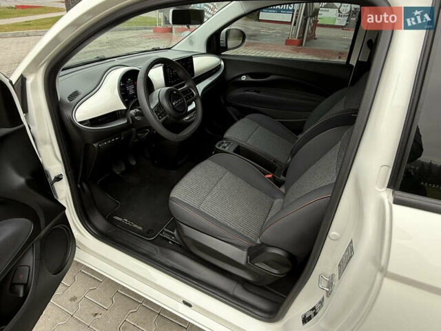 Белый Фиат 500e, объемом двигателя 0 л и пробегом 21 тыс. км за 13999 $, фото 17 на Automoto.ua
