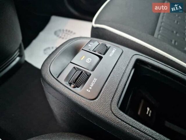 Белый Фиат 500e, объемом двигателя 0 л и пробегом 25 тыс. км за 14200 $, фото 42 на Automoto.ua